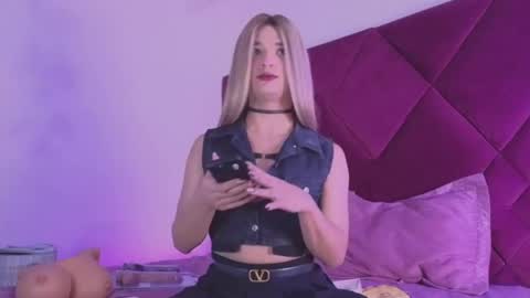 Cattleya stone online show from 1, 5, 2026