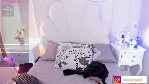 kaylachannell online show from 30, 6, 2026