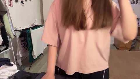 Nyelle online show from 18, 4, 2026
