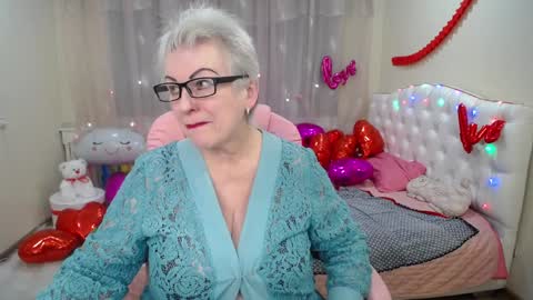 kaylesmoll online show from 7, 2, 2025