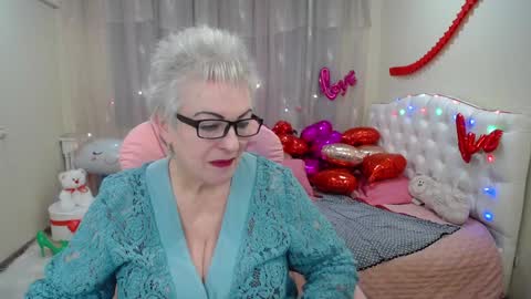 kaylesmoll online show from 8, 2, 2025