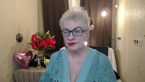 kaylesmoll online show from 15, 2, 2025