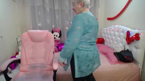 kaylesmoll online show from 1, 3, 2025