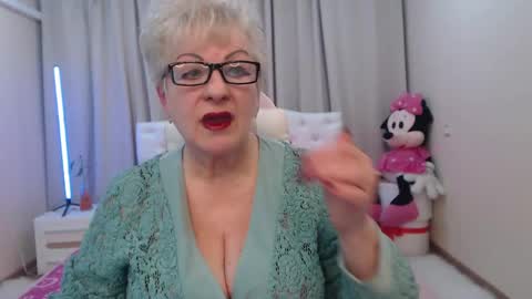 kaylesmoll online show from 2, 5, 2026