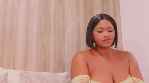 Snapshot of kaylie_mitchel chatting on 16, 9, 2025  KAYLIE  online show from 16, 9, 2025