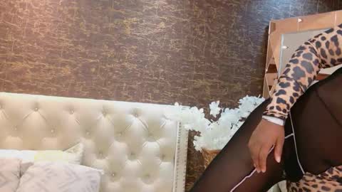 Snapshot of kaylie_mitchel chatting on 20, 10, 2025  KAYLIE  online show from 20, 10, 2025