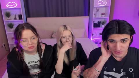 Seb Polly Roxy Jonny online show from 22, 12, 2024