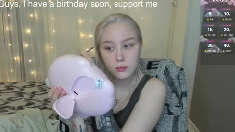 Seb Polly Roxy Jonny online show from 2, 2, 2025