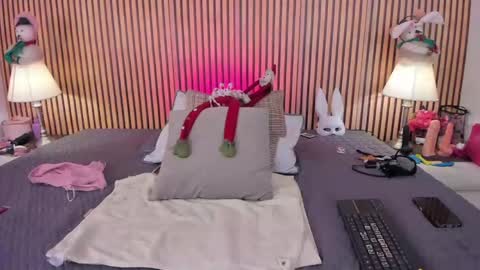 keeyla stone online show from 22, 12, 2025