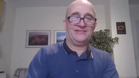 keilie1 online show from 5, 1, 2025