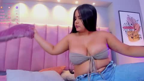 Snapshot of keily_ross1 chatting on 4, 12, 2024 Keily Ross online show from 4, 12, 2024
