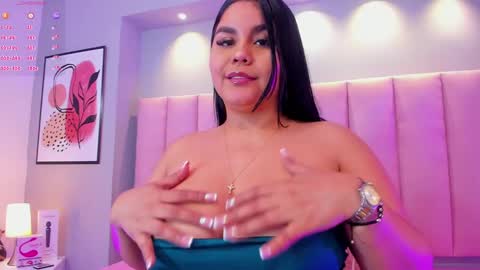 Snapshot of keily_ross1 chatting on 6, 3, 2025 Keily Ross online show from 6, 3, 2025