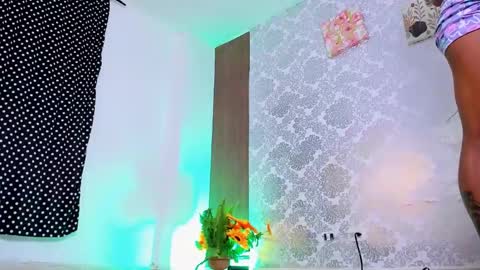 kelly__thomson online show from 8, 11, 2025