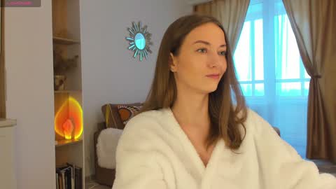 Kelly XO online show from 4, 2, 2025