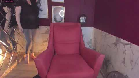 Kelly online show from 8, 11, 2025