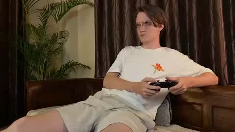 Snapshot of kellytwink chatting on 26, 6, 2026 Kelly online show from 26, 6, 2026