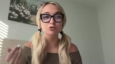 Snapshot of kelseyblu chatting on 13, 4, 2026 Kelsey Blu online show from 13, 4, 2026