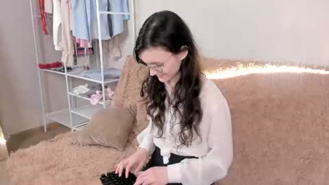 Kelsirabenold online show from 9, 6, 2026