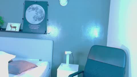   online show from 17, 10, 2025