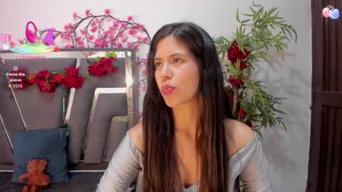 K E N D A L L  online show from 9, 10, 2025