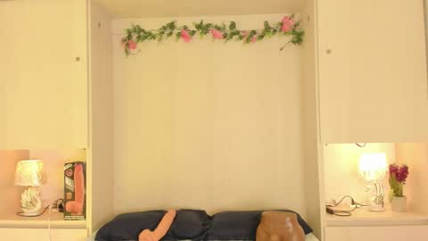 Kendal online show from 5, 12, 2025