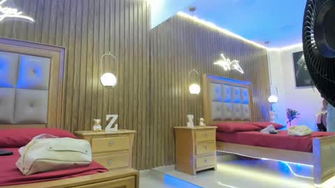 Kendra London online show from 7, 11, 2025