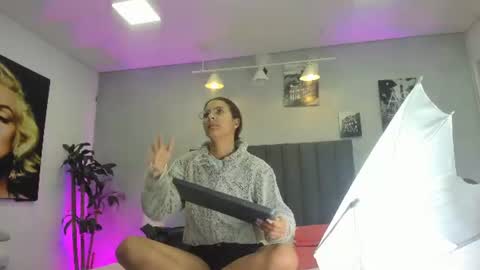 Kendra London online show from 15, 6, 2026