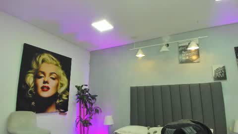 Kendra London online show from 8, 7, 2026