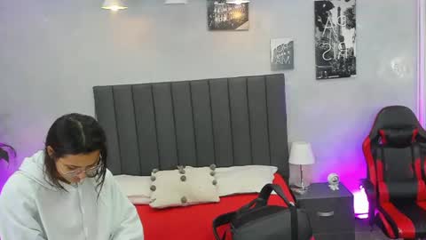 Kendra London online show from 14, 7, 2026