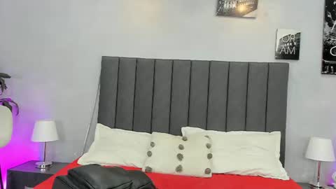 Kendra London online show from 25, 7, 2026
