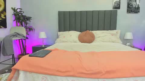 Kendra London online show from 3, 8, 2026