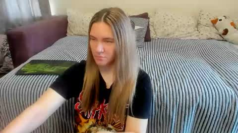 Snapshot of kendra_xx_ chatting on 8, 6, 2026 Kendra online show from 8, 6, 2026