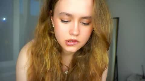 Snapshot of kendraedger chatting on 11, 9, 2025 Kira online show from 11, 9, 2025