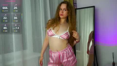 Snapshot of kendraedger chatting on 10, 10, 2025 Kira online show from 10, 10, 2025
