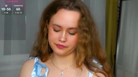 Snapshot of kendraedger chatting on 14, 10, 2025 Kira online show from 14, 10, 2025