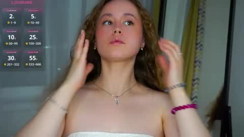 Snapshot of kendraedger chatting on 16, 10, 2025 Kira online show from 16, 10, 2025
