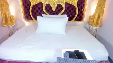 Snapshot of kendralholson chatting on 19, 10, 2025 Kendral online show from 19, 10, 2025