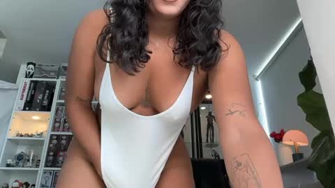 Hi Im kendra- onlyfans. isab2896 online show from 9, 5, 2026
