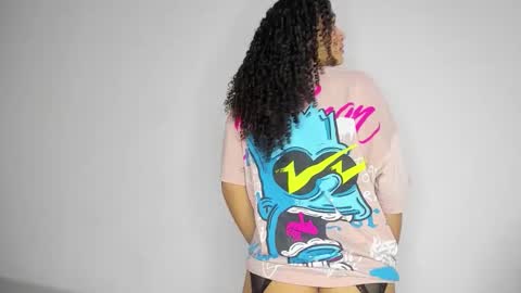 Snapshot of keniia_riizz chatting on 18, 11, 2025 Kenia online show from 18, 11, 2025