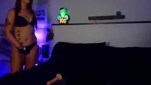 Snapshot of kennedybee chatting on 30, 10, 2025 Kennedy online show from 30, 10, 2025