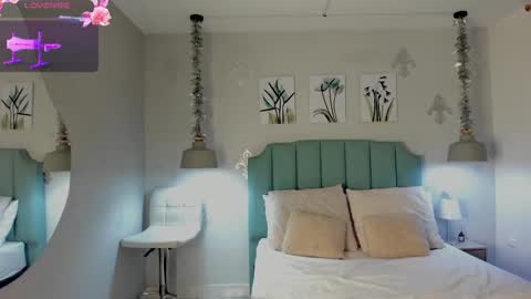 kentha_mitchells online show from 13, 2, 2025
