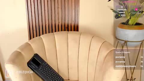 Snapshot of kenykitty chatting on 17, 12, 2024 Keny Kitty  Onlyfans Kenayfoxx online show from 17, 12, 2024