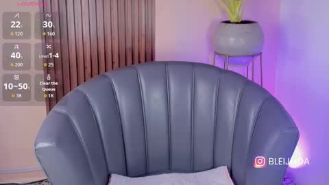 Snapshot of kenykitty chatting on 20, 10, 2025 Keny Kitty  Onlyfans Kenayfoxx online show from 20, 10, 2025