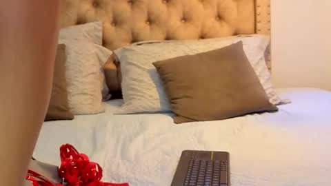 Kery Hillson online show from 4, 5, 2026