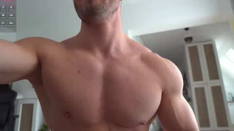 Snapshot of kevinandresxx chatting on 6, 11, 2025 Kevin online show from 6, 11, 2025