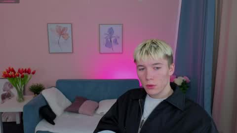 Snapshot of kevinparke chatting on 7, 4, 2026 Kevin online show from 7, 4, 2026