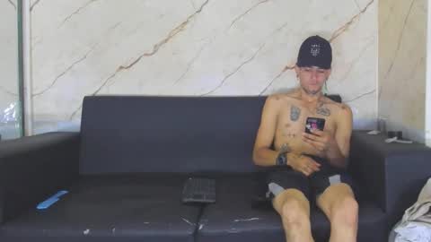 kevinperlas_ online show from 21, 11, 2025