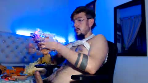 kevinsantiag0 online show from 9, 8, 2026