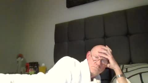 kevlooking4sez online show from 24, 1, 2025