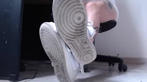     online show from 22, 10, 2025